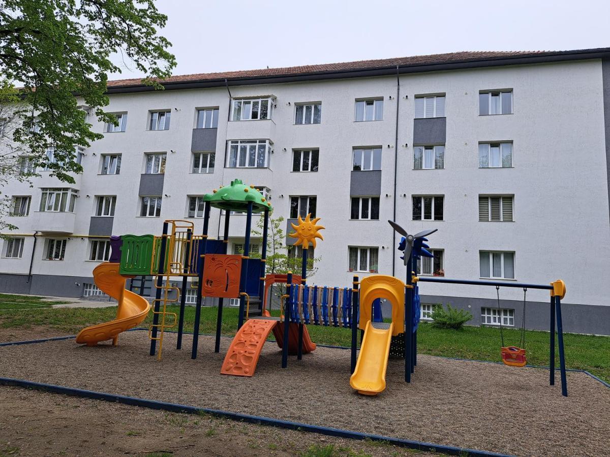Amda Studio Онешти Экстерьер фото